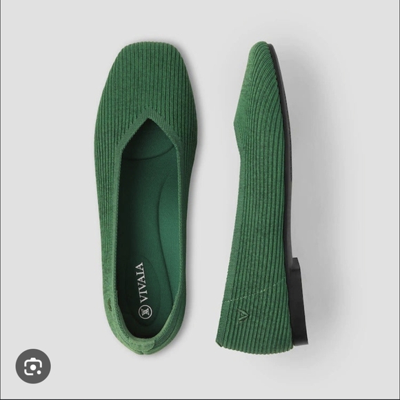 Vivaia Shoes - Vivaia Green Square-Toe Flats